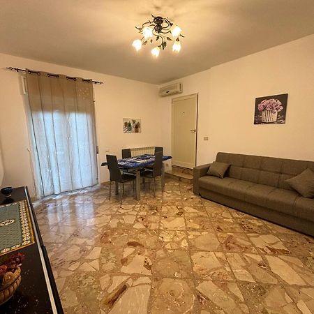 Mondello21 - Holidayhome ปาแลร์โม ภายนอก รูปภาพ